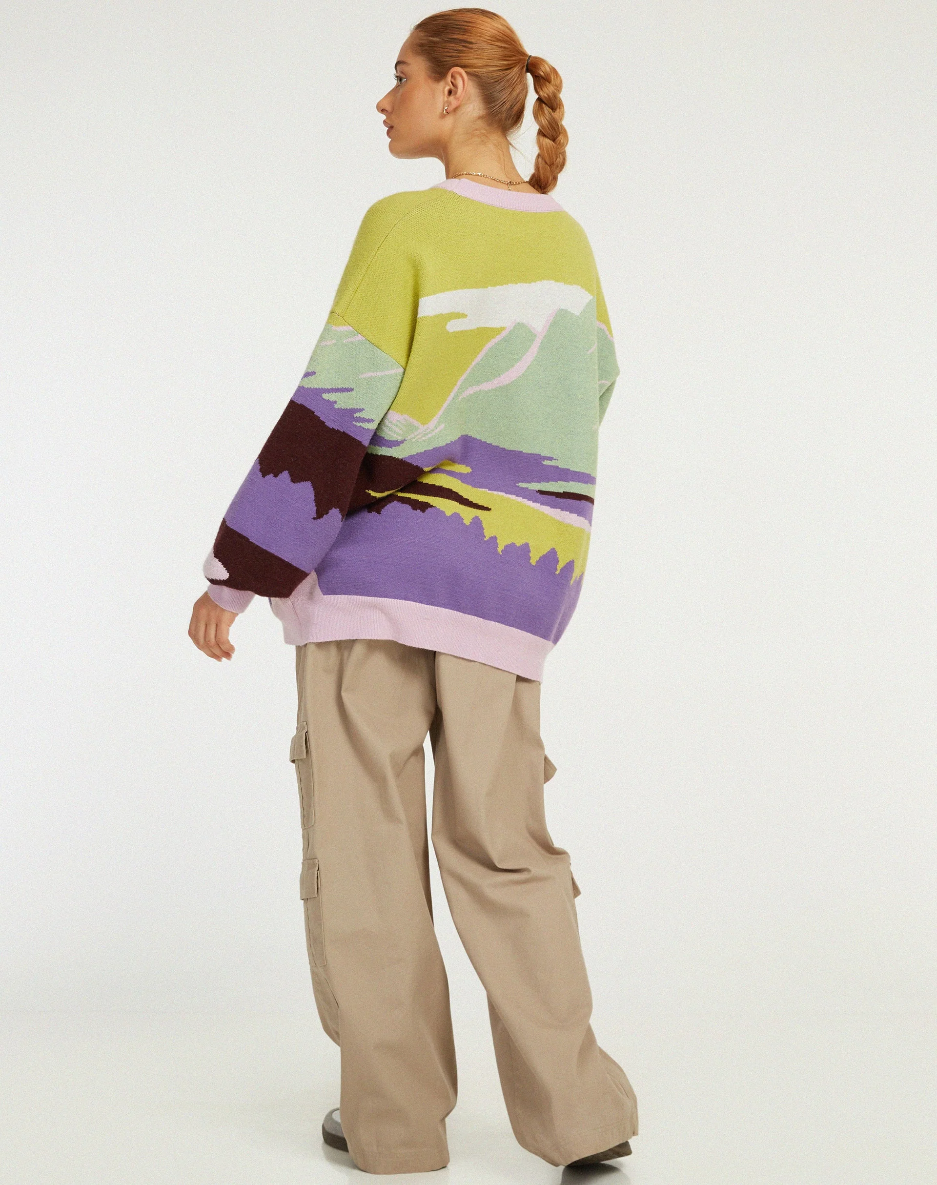 Lulees Jumper in Landscape - Image 4