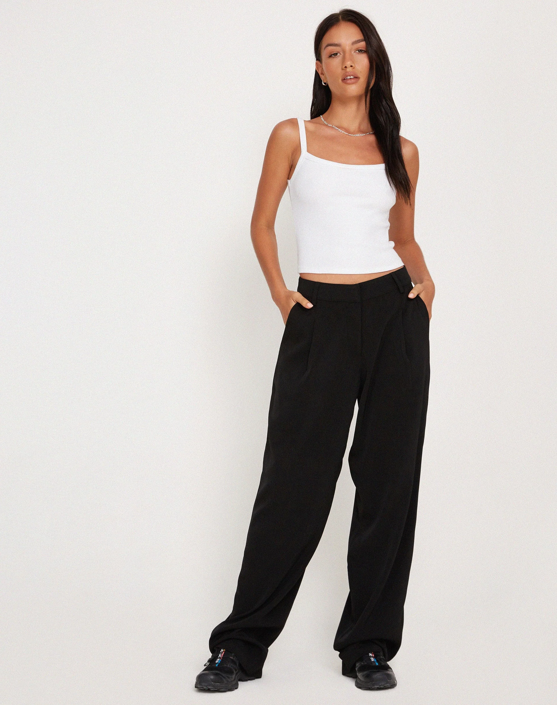 Sakaria Wide Leg Trouser in Tailoring Black - Image 4