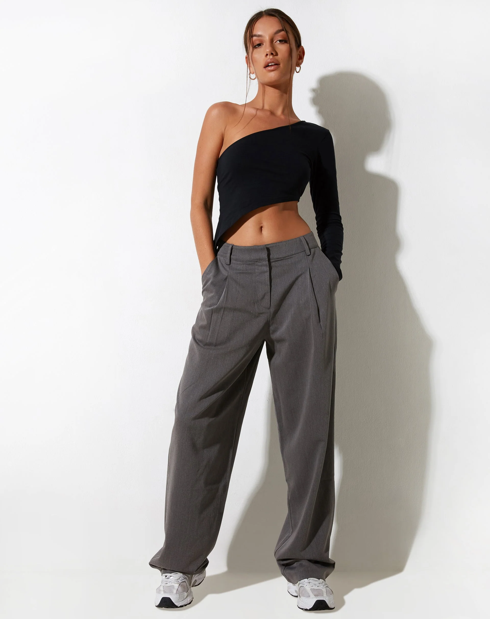 Sakaria Wide Leg Trouser in Tailoring Charcoal - Image 5